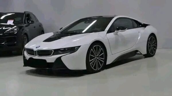 BMW i8 374 PS – Image 8