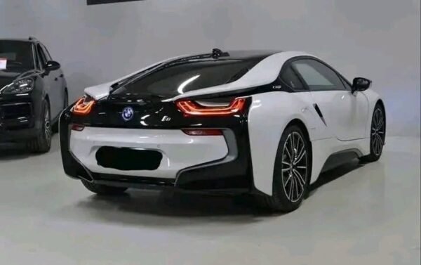 BMW i8 374 PS – Image 7