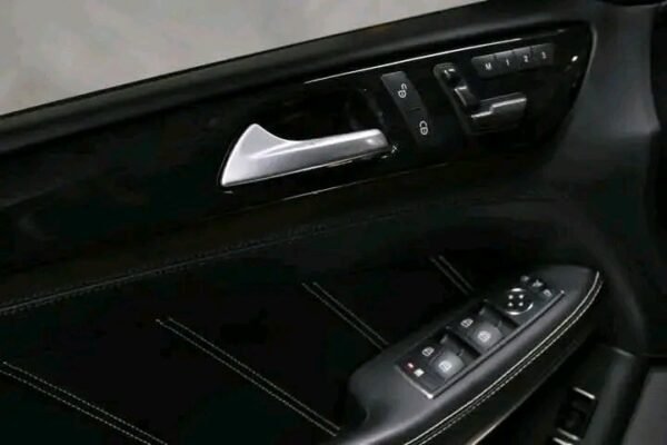 Mercedes-Benz GL – Image 29
