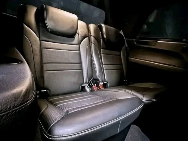 Mercedes-Benz GL – Image 16