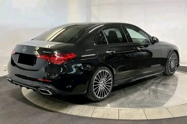 Mercedes-Benz C-Class – Image 16
