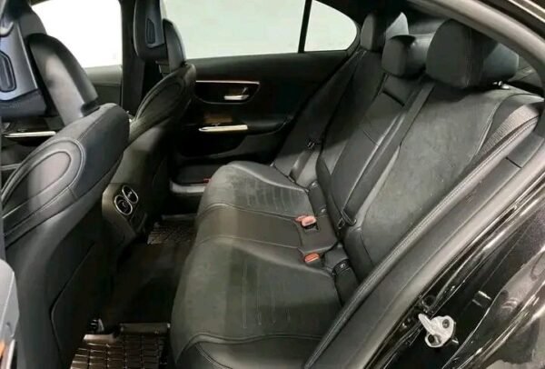 Mercedes-Benz C-Class – Image 4