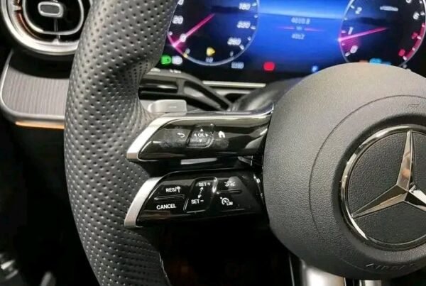 Mercedes-Benz C-Class – Image 19