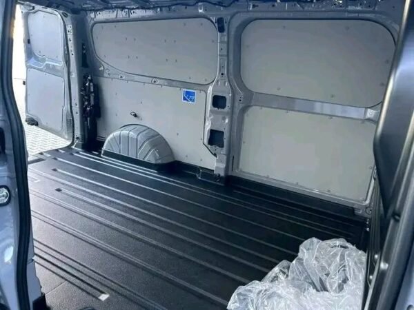 Ford Transit Custom – Image 11