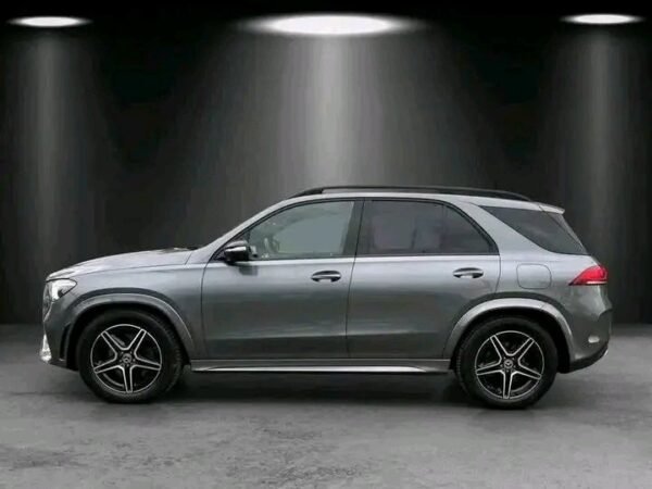 Mercedes-Benz GLE350 – Image 13