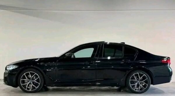 BMW 530eA – Image 8