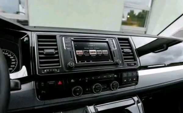 Volkswagen Multivan – Image 12