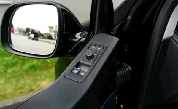 Volkswagen Multivan – Image 8