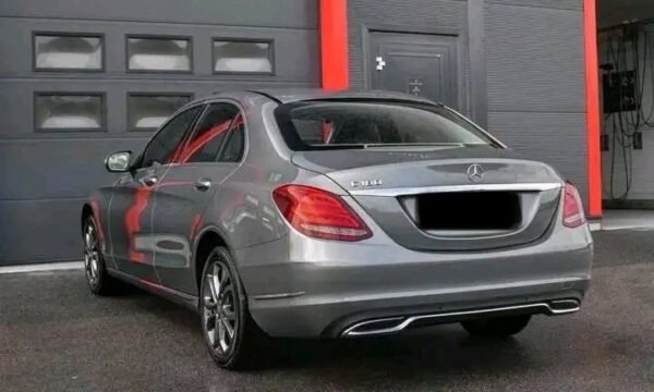 Mercedes-Benz C-Class – Image 13
