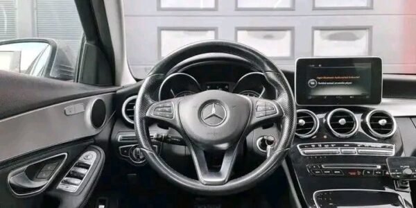 Mercedes-Benz C-Class – Image 3