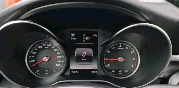 Mercedes-Benz C-Class – Image 9