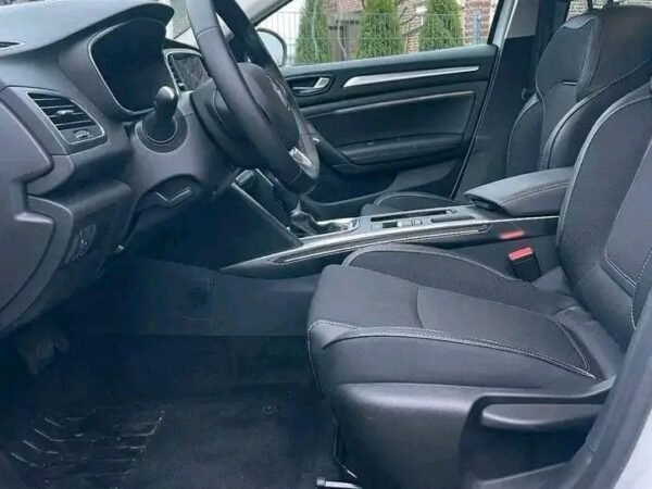 Renault Megane – Image 8
