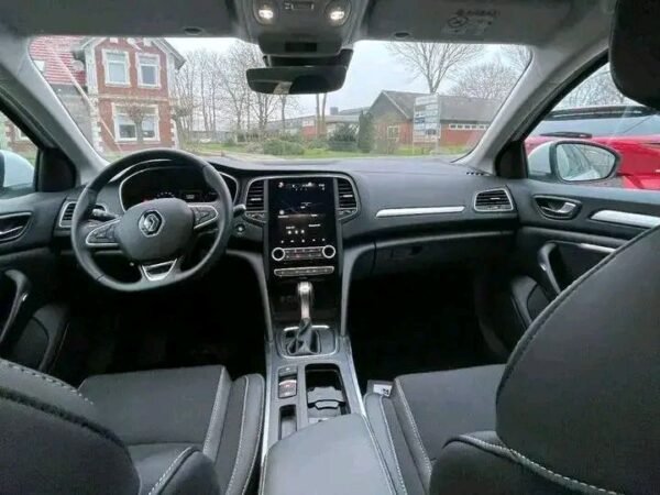 Renault Megane – Image 18