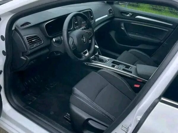 Renault Megane – Image 12