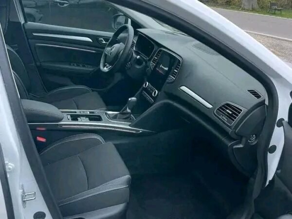 Renault Megane – Image 17