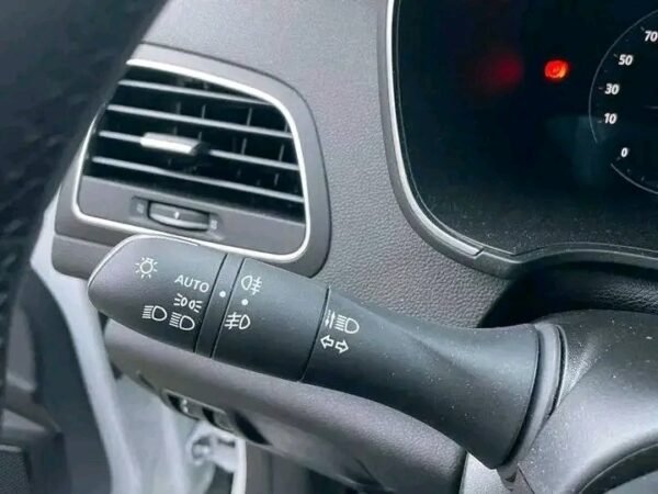 Renault Megane – Image 4