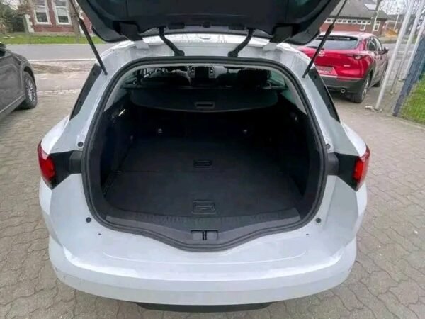 Renault Megane – Image 20