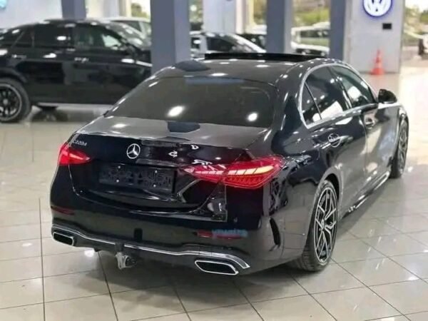 MERCEDES C-CLASS – Image 10