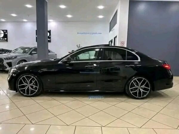 MERCEDES C-CLASS – Image 7