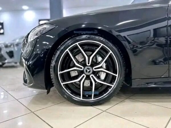 MERCEDES C-CLASS – Image 5