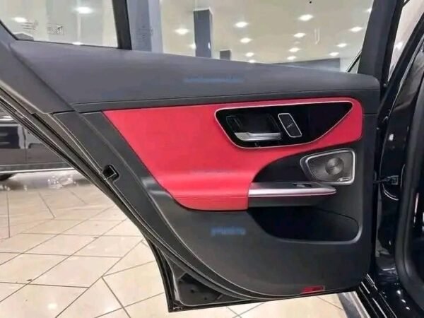 MERCEDES C-CLASS – Image 4