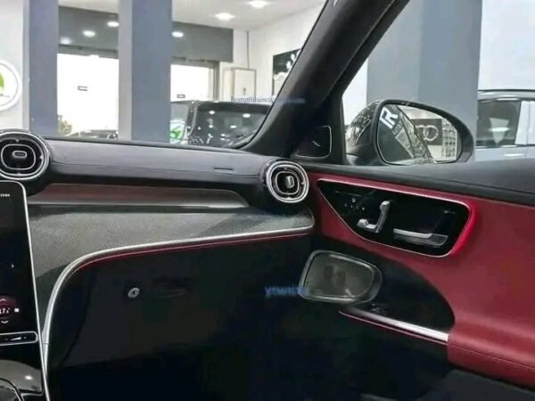 MERCEDES C-CLASS – Image 16