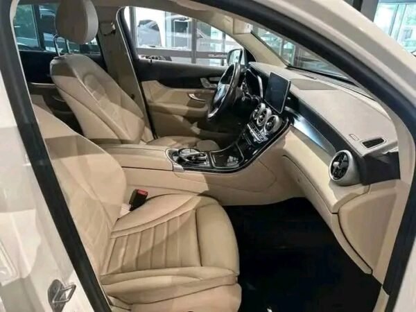 Mercedes-Benz GLC – Image 12