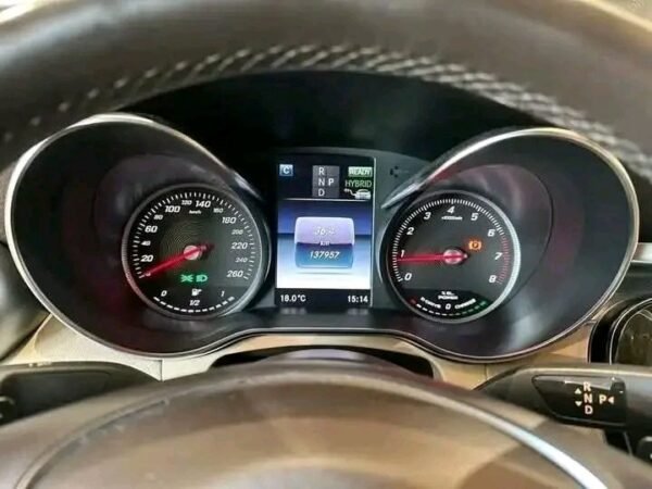 Mercedes-Benz GLC – Image 10