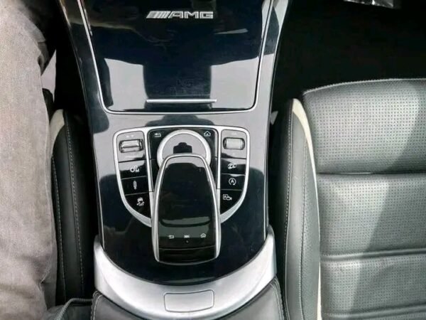 Mercedes-Benz C63s – Image 13