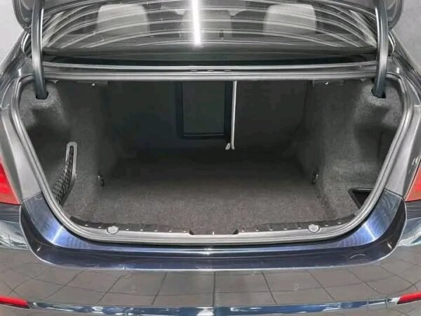BMW 5 Series – Image 17