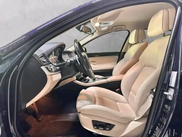 BMW 5 Series – Image 5