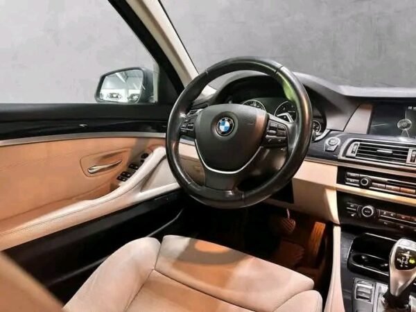 BMW 5 Series – Image 4