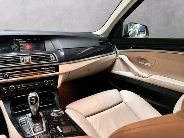 BMW 5 Series – Image 19