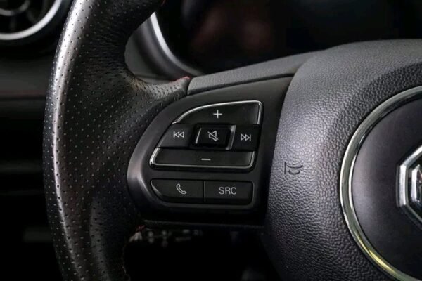 MG EHS Plug-in Hybrid Luxury – Image 21