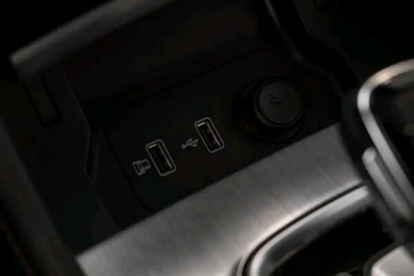 MG EHS Plug-in Hybrid Luxury – Image 3