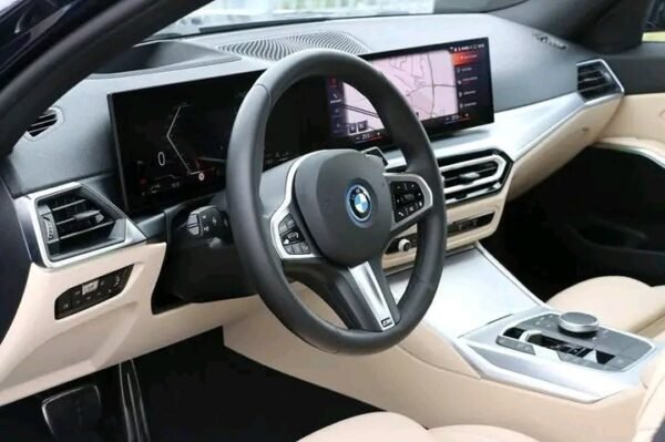 BMW 330e xDrive – Image 28