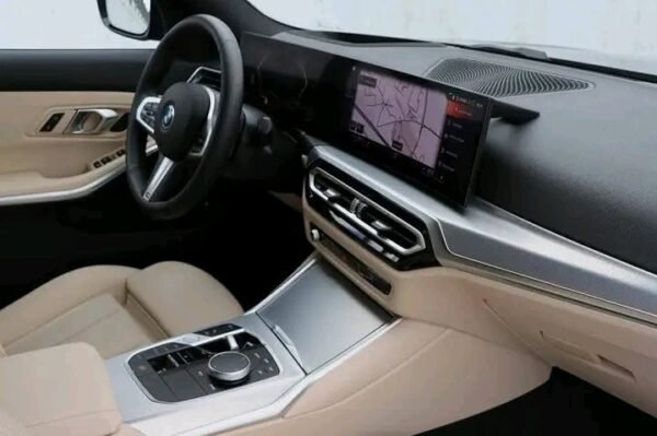 BMW 330e xDrive – Image 29
