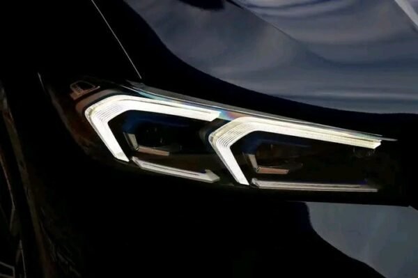 BMW 330e xDrive – Image 11