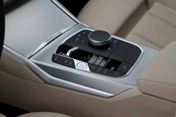 BMW 330e xDrive – Image 10
