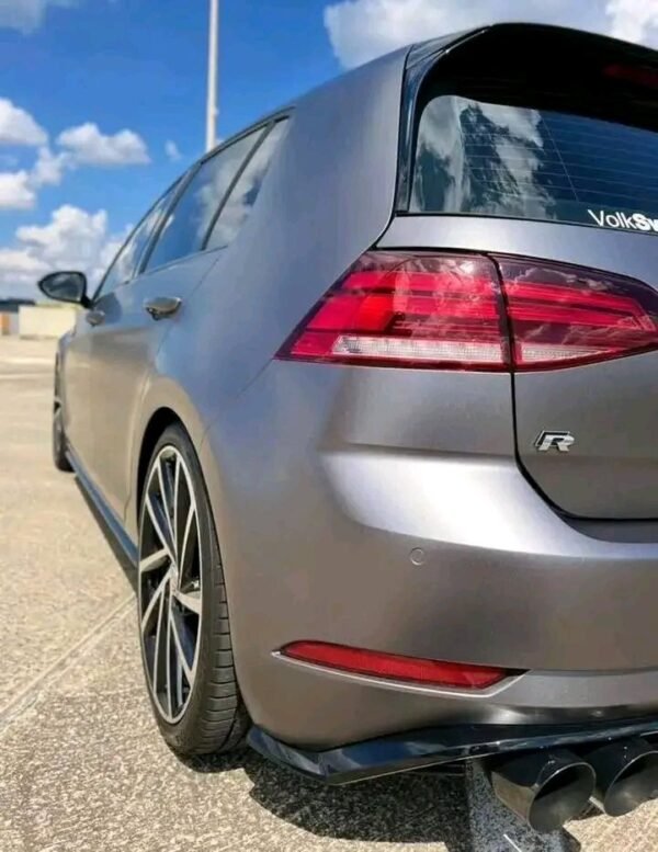Volkswagen Golf R – Image 14