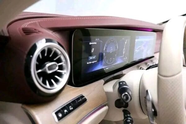 Mercedes-Benz E-Class – Image 11