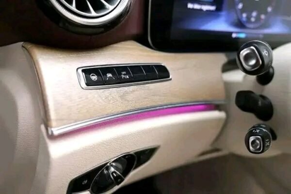 Mercedes-Benz E-Class – Image 10