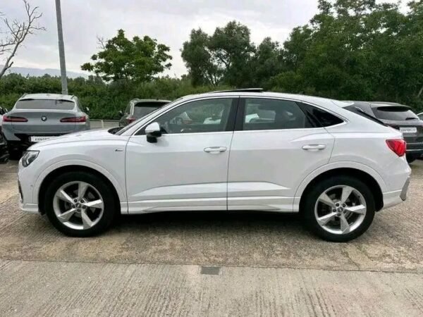 Audi Q3 – Image 8