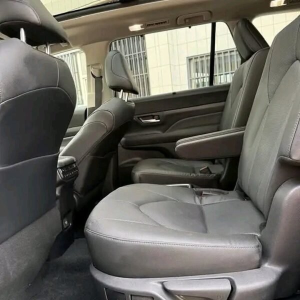 TOYOTA HIGHLANDER – Image 18