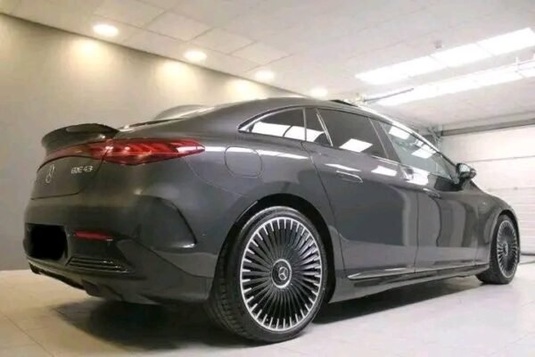Mercedes-Benz EQC – Image 6