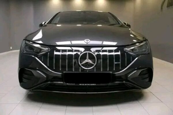 Mercedes-Benz EQC – Image 10