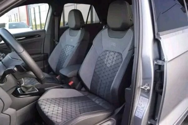 VOLKSWAGEN T-ROC – Image 32