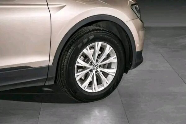 Volkswagen Tiguan – Image 16