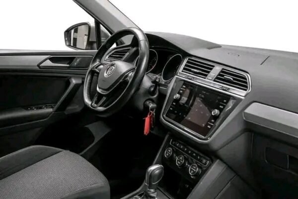 Volkswagen Tiguan – Image 7