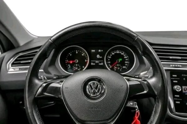 Volkswagen Tiguan – Image 19